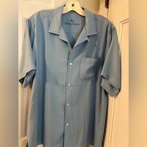 *** Tommy Bahama 100% Silk Button Down 
*** Sz M.  NWT